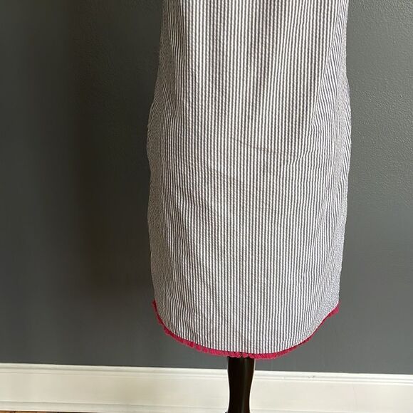 Heyton gray/white stripe seersucker midi shift. Fuschia fringed hem. New. Size 2 - Picture 5 of 6